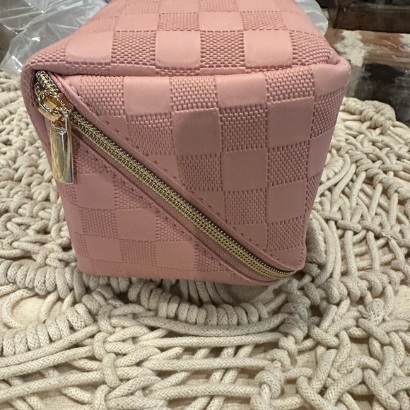 Pink Checkered Women's makeup/ toiletry Bag - Picture 11 of 13